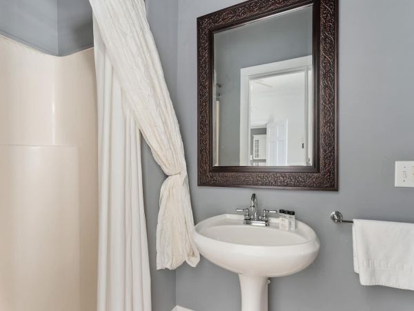 Charleston Home 1006010