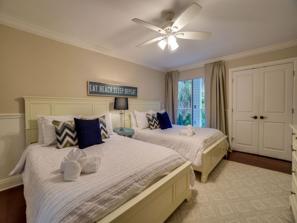 Luxury Anna Maria Island 5 Bedroom Home Main House Plus Guest Cottage Estate Home On Water