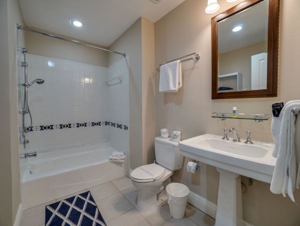 Luxury Anna Maria Island 5 Bedroom Home Main House Plus Guest Cottage Estate Home On Water