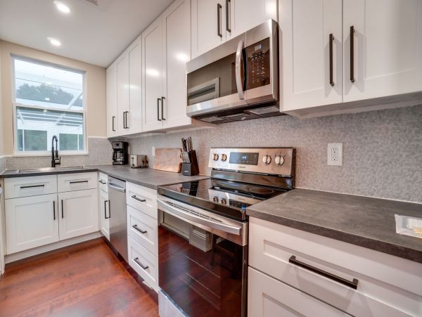 Luxury Anna Maria Island 5 Bedroom Home Main House Plus Guest Cottage Estate Home On Water