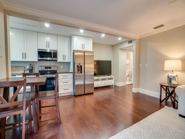 Luxury Anna Maria Island 5 Bedroom Home Main House Plus Guest Cottage Estate Home On Water
