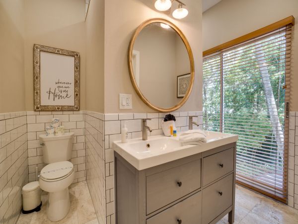 Luxury Anna Maria Island 5 Bedroom Home Main House Plus Guest Cottage Estate Home On Water
