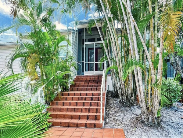 Luxury Anna Maria Island 5 Bedroom Home Main House Plus Guest Cottage Estate Home On Water