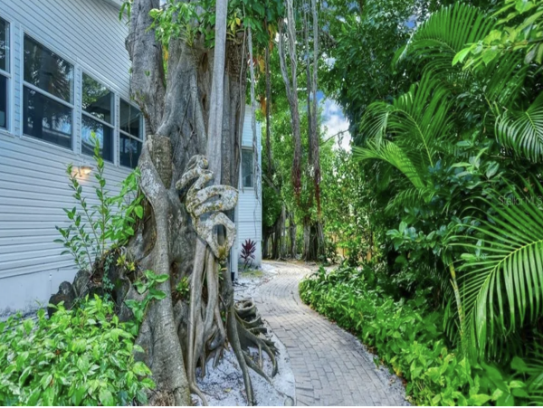Luxury Anna Maria Island 5 Bedroom Home Main House Plus Guest Cottage Estate Home On Water