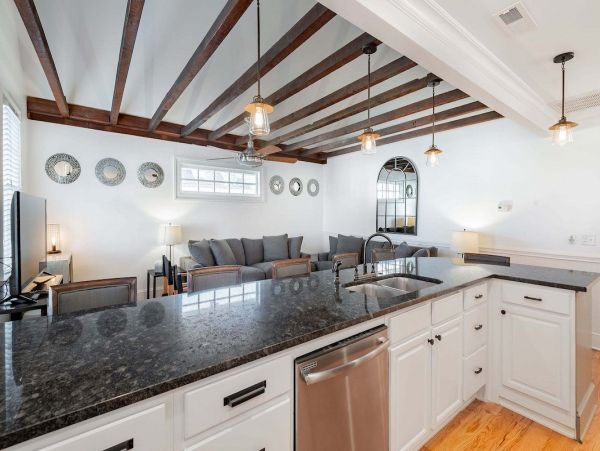 Charleston Home 1006014