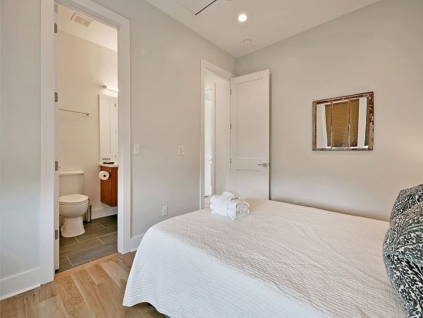 Charleston Home 1006020