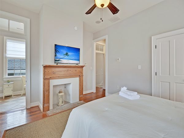 Charleston Home 1006023