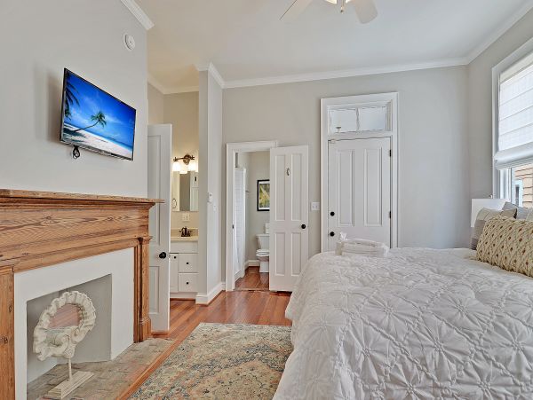 Charleston Home 1006023