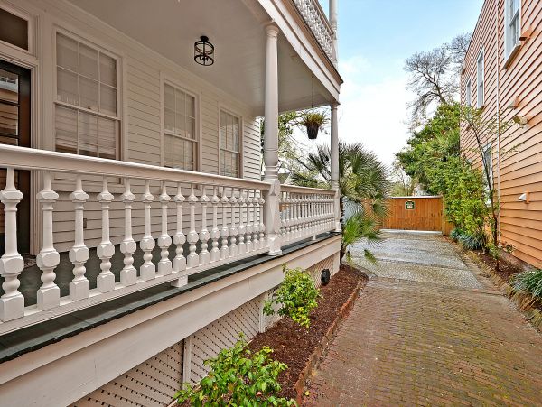 Charleston Home 1006023