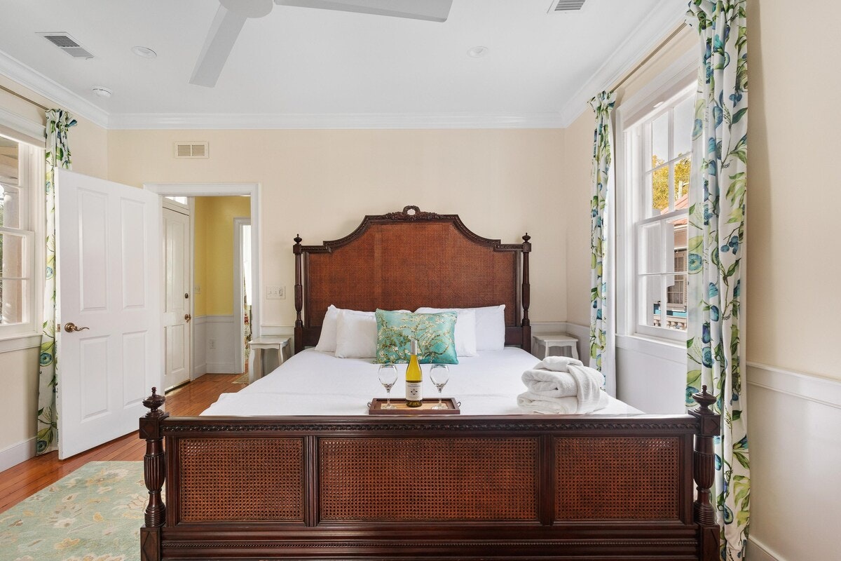 Charleston Home 1006029