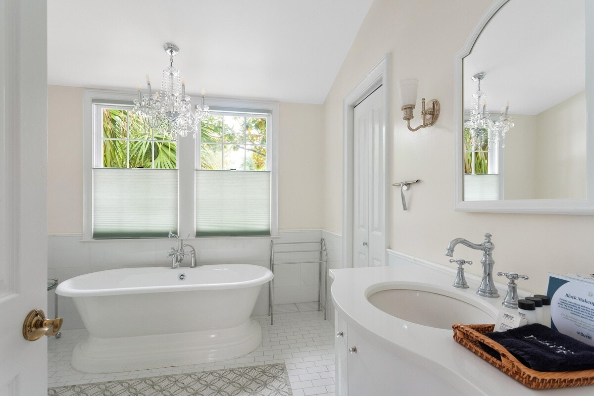 Charleston Home 1006029