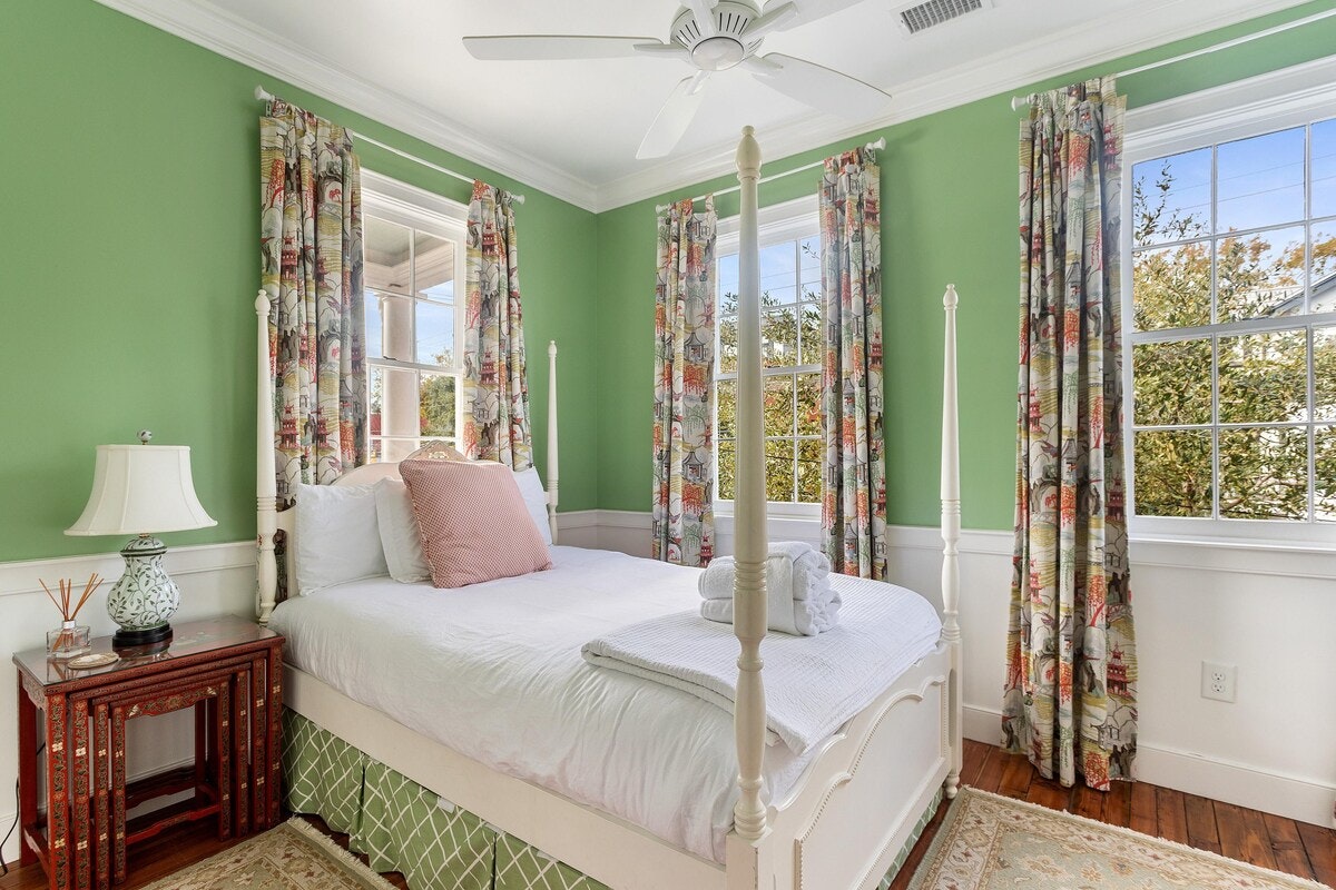 Charleston Home 1006029