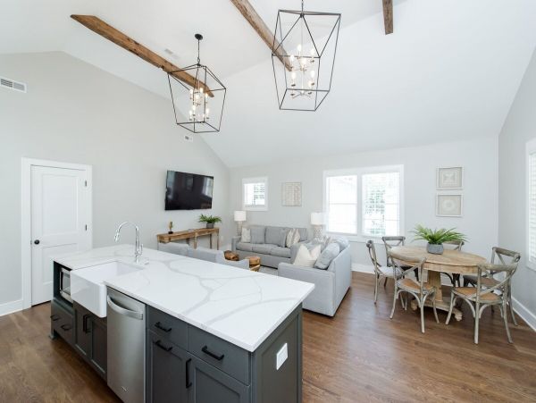 Charleston Home 1006030