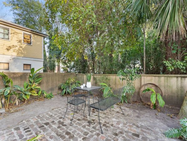 Charleston Home 1006031