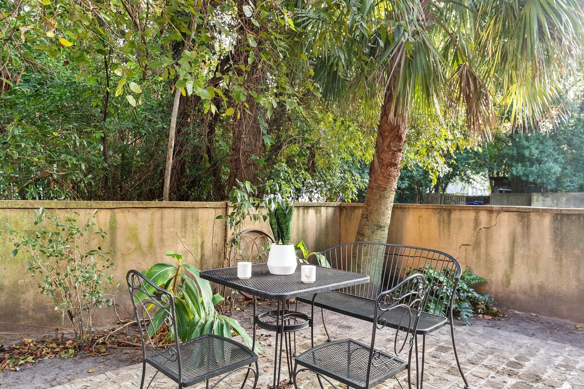 Charleston Home 1006031