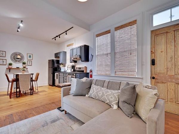 Charleston Home 1006036