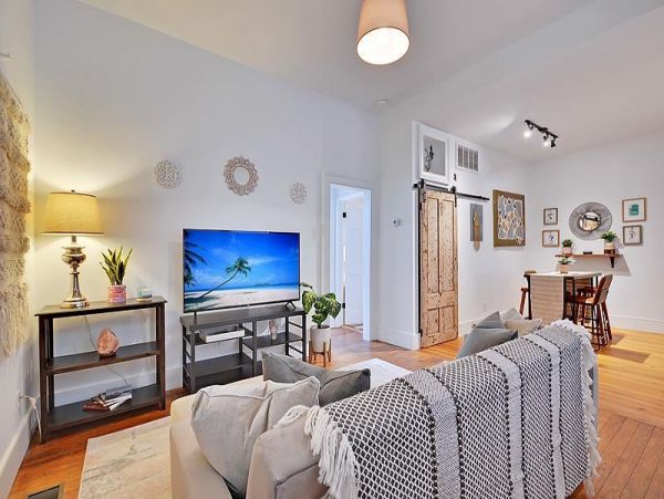 Charleston Home 1006036