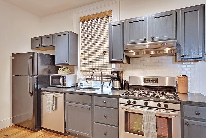 Charleston Home 1006036