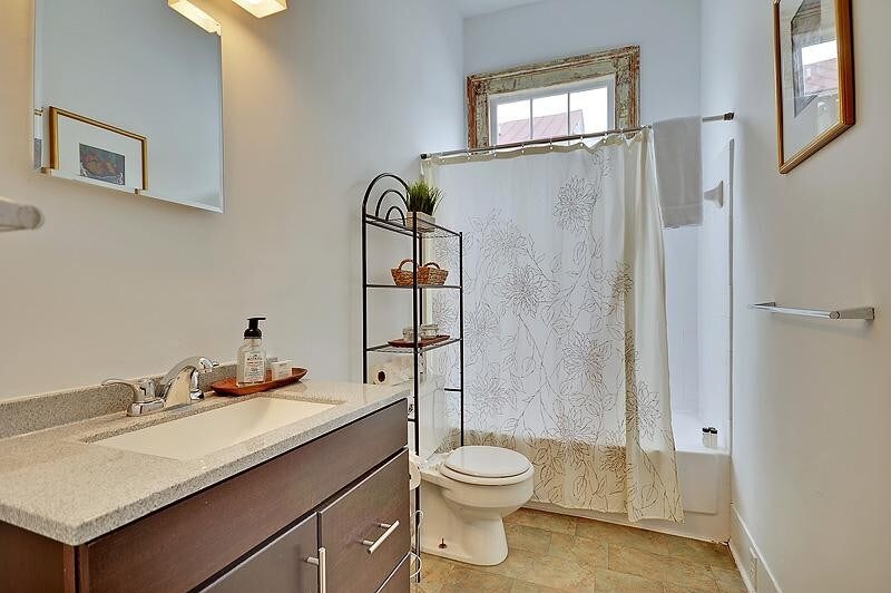 Charleston Home 1006036