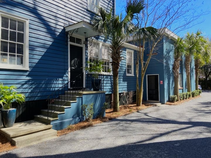 Charleston Home 1006036
