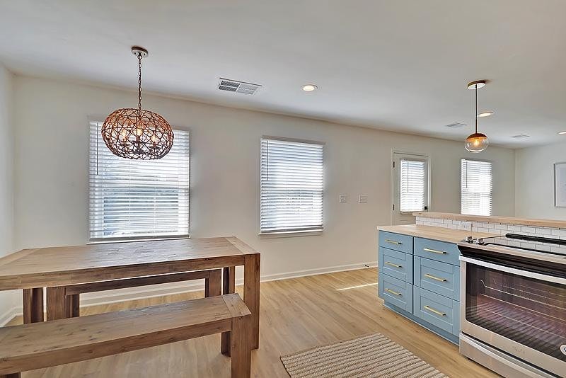 Charleston Home 1006040