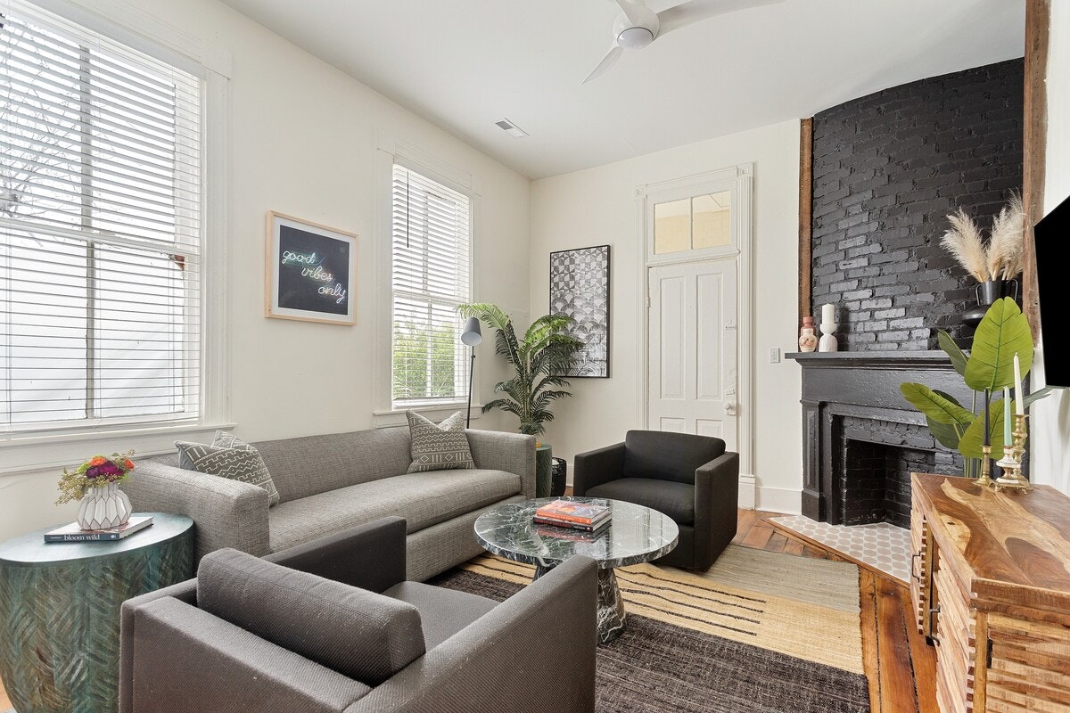 Charleston Home 1006042