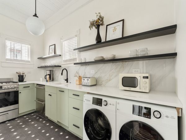 Charleston Home 1006042