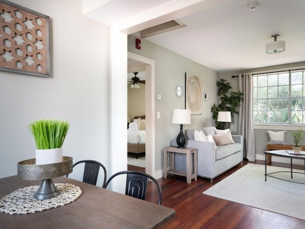 Charleston Home 1006043