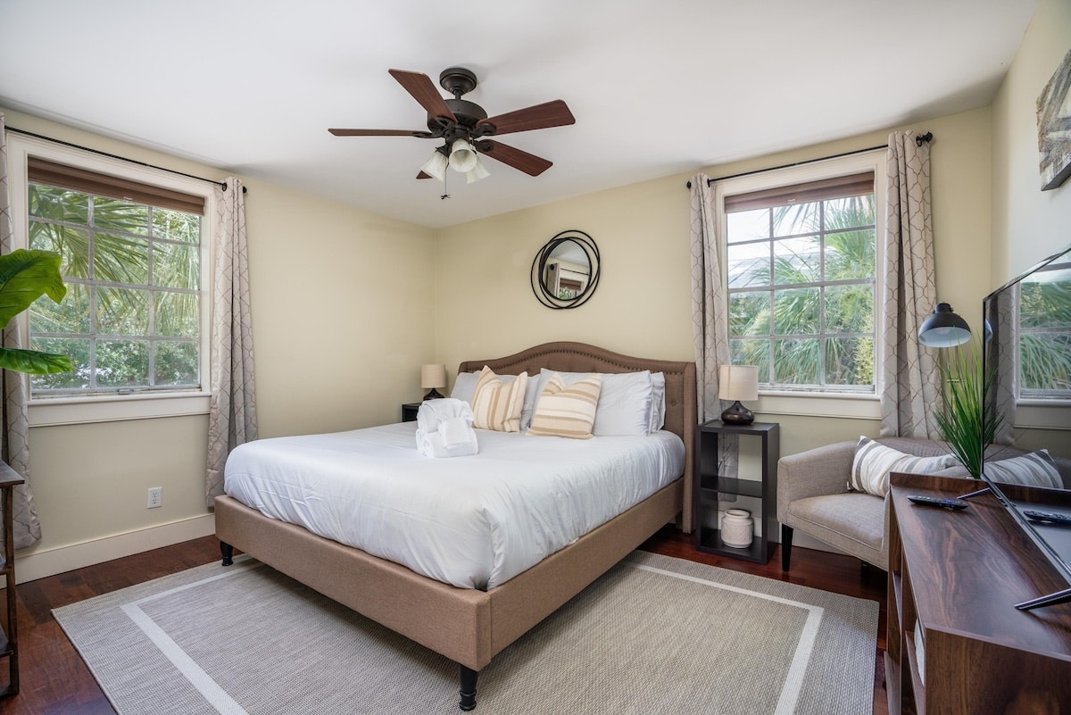 Charleston Home 1006043