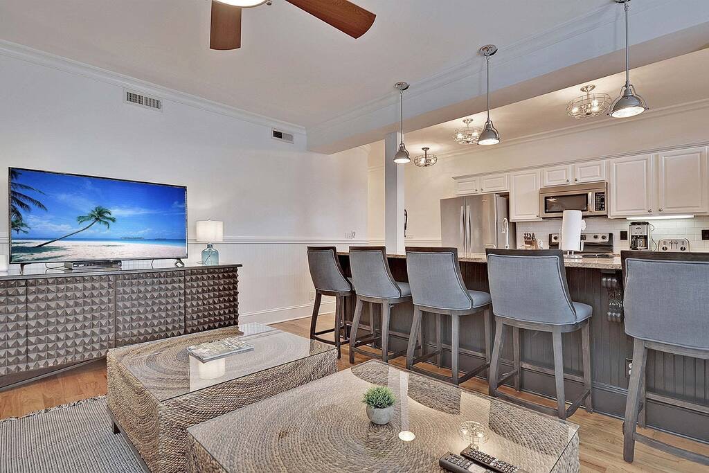 Charleston Home 1006045