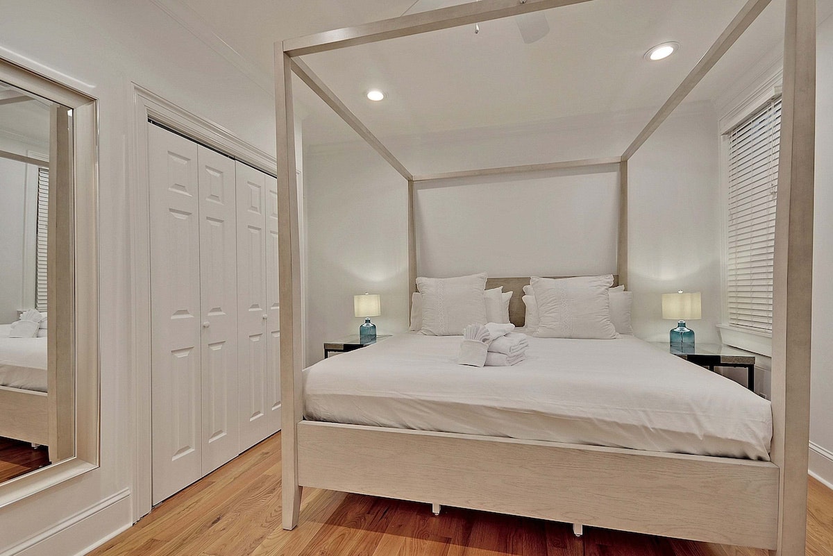 Charleston Home 1006045