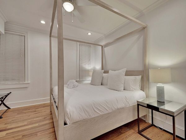 Charleston Home 1006045