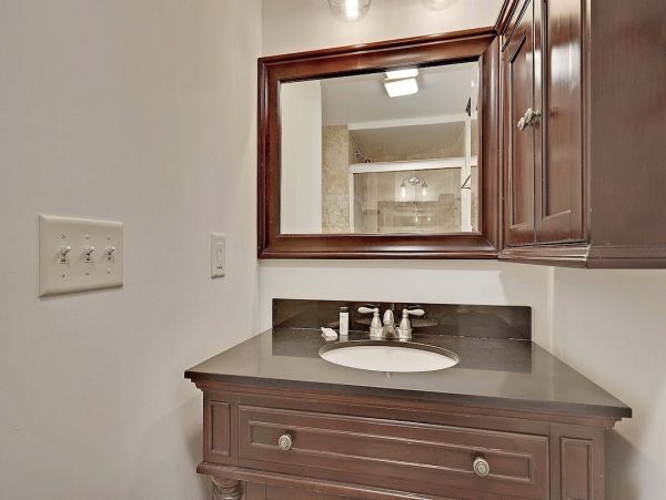 Charleston Home 1006045