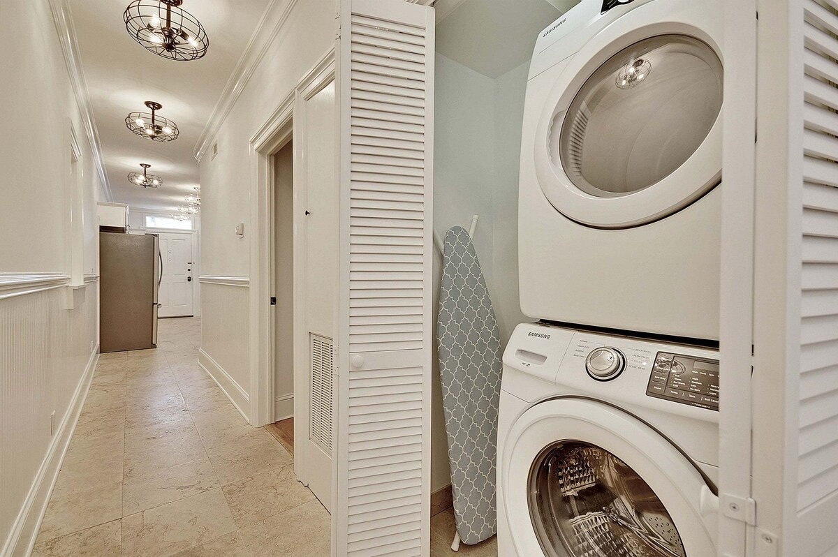 Charleston Home 1006045