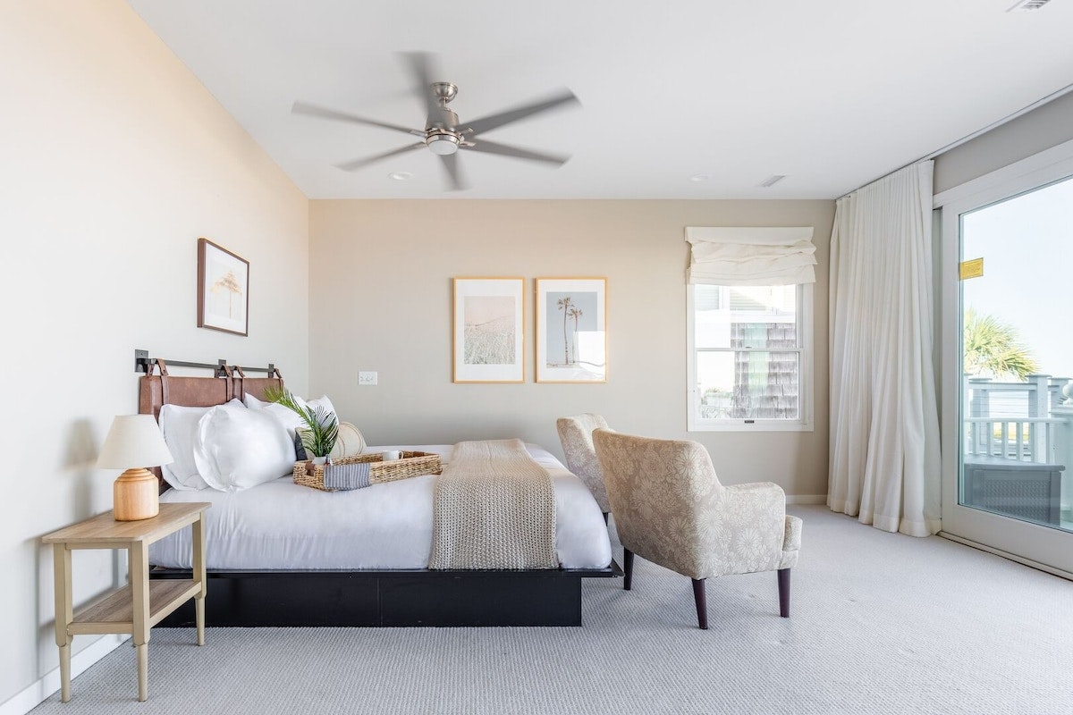 Three Bedroom Home in Isle of Palms with Great Views