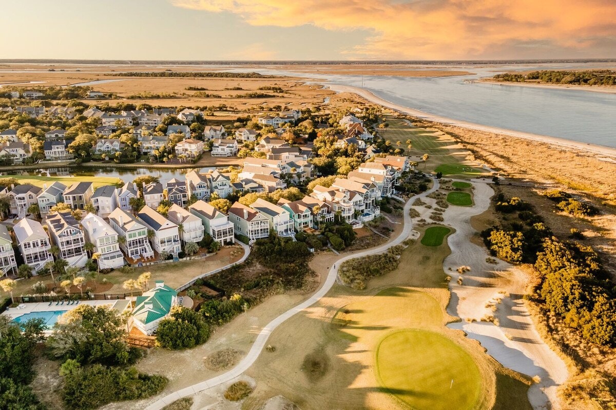 Three Bedroom Home in Isle of Palms with Great Views