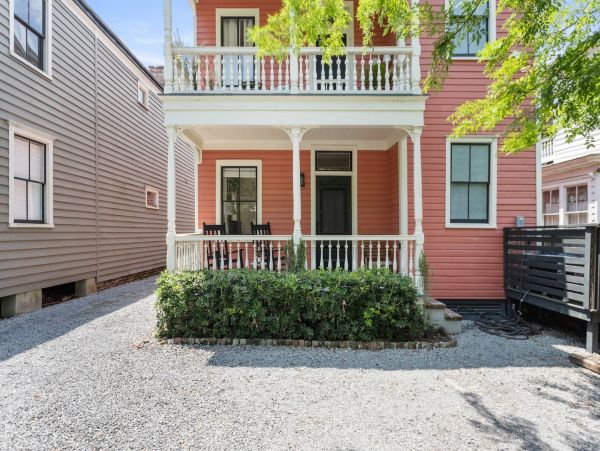 Charleston Home 1006047