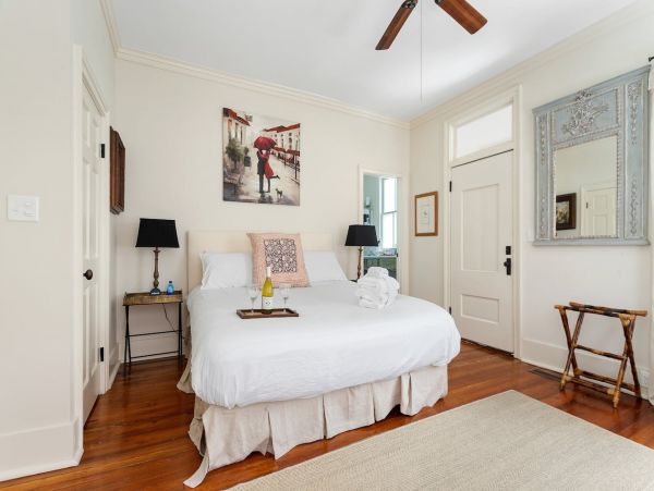 Charleston Home 1006047