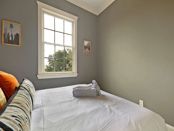 Charleston Home 1006049