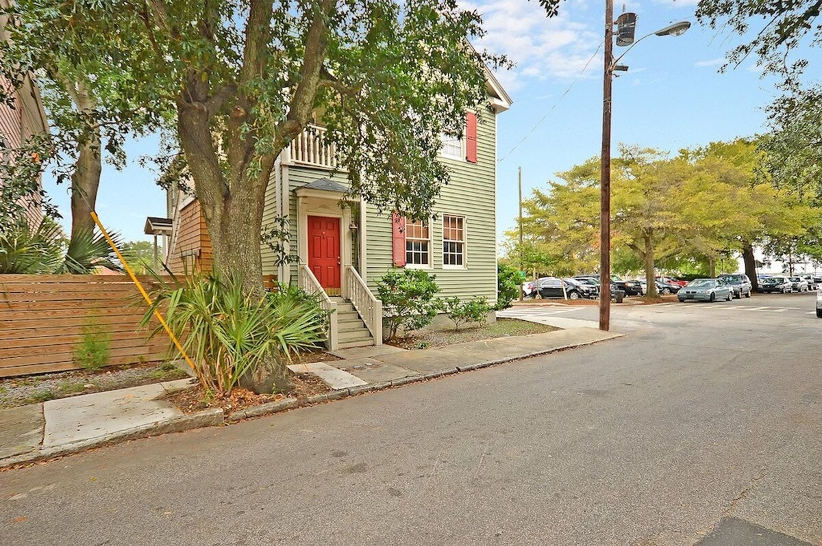 Charleston Home 1006049