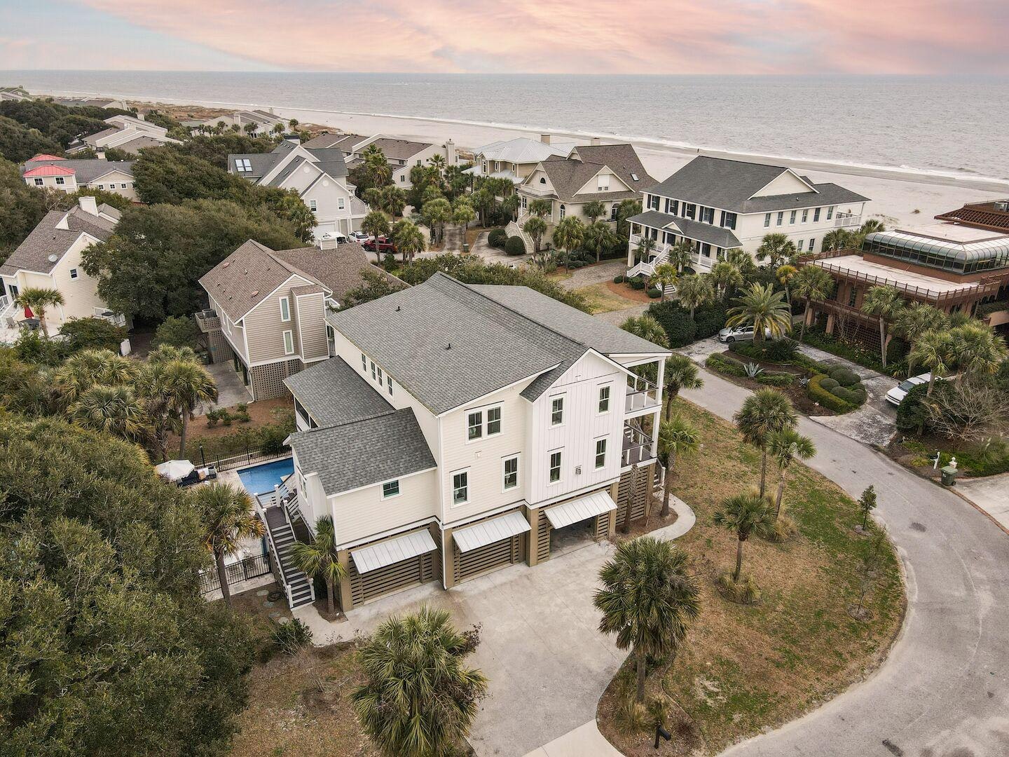 Five Bedroom Home in Isle of Palms Sleeps 12 Guests