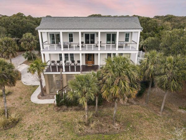 Five Bedroom Home in Isle of Palms Sleeps 12 Guests