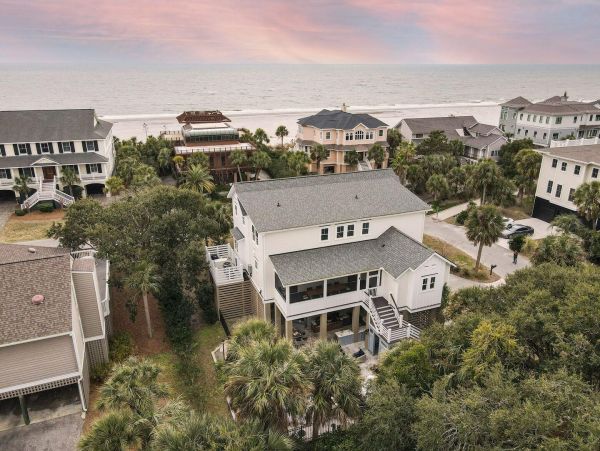 Five Bedroom Home in Isle of Palms Sleeps 12 Guests