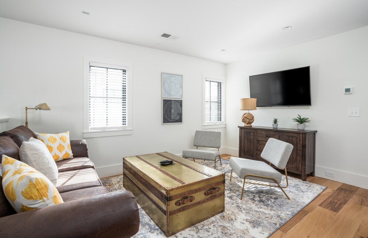 Charleston Home 1006051