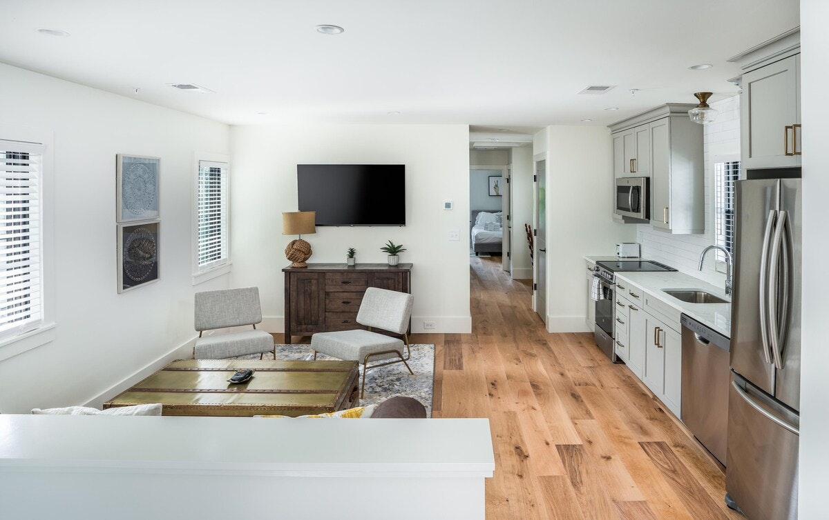 Charleston Home 1006051