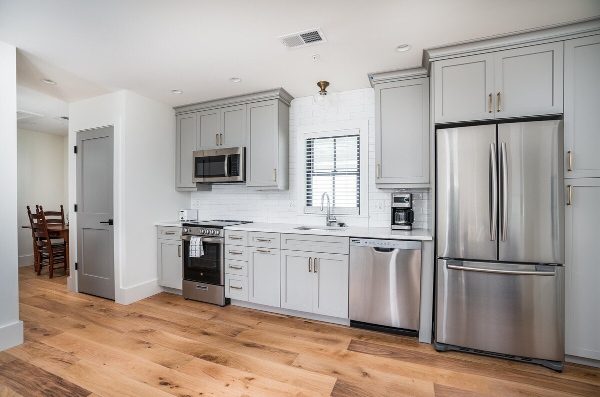 Charleston Home 1006051