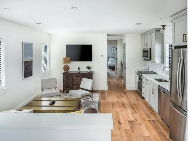 Charleston Home 1006051