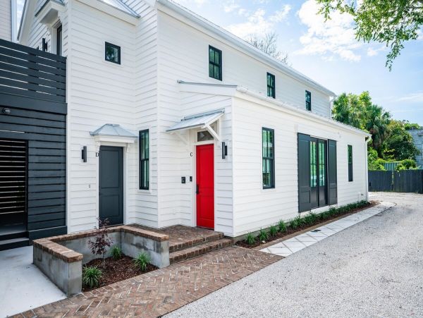 Charleston Home 1006051