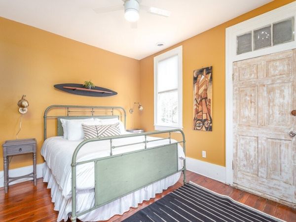 Charleston Home 1006053