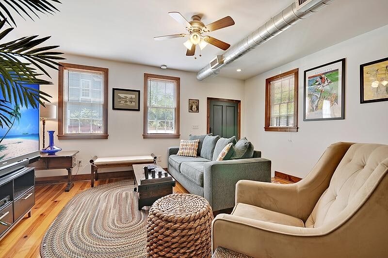 Charleston Home 1006054